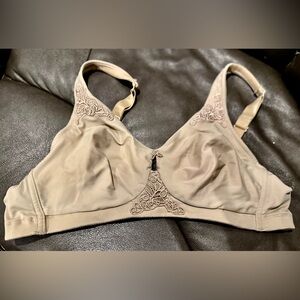 ESSENTIALS. LADIES. BRA. SIZE. 42C